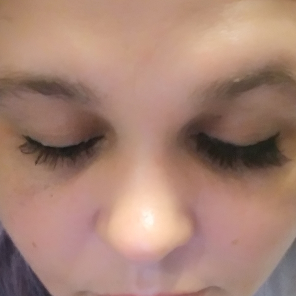 Magnetic Lashes - Picture 3 of 4